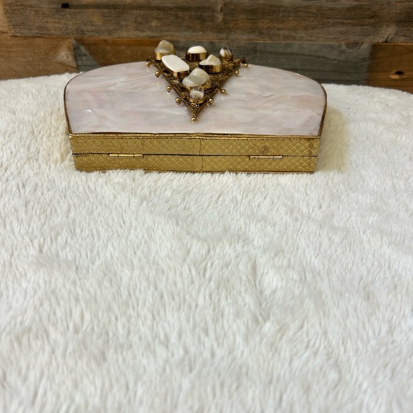 Ramla La Perle Mother of Pearl Brass Gold Clutch with Chain New! - Picture 7 of 11
